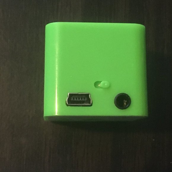 Portable Rechargeable Speaker USB/TF Stereo - Picture 6 of 6